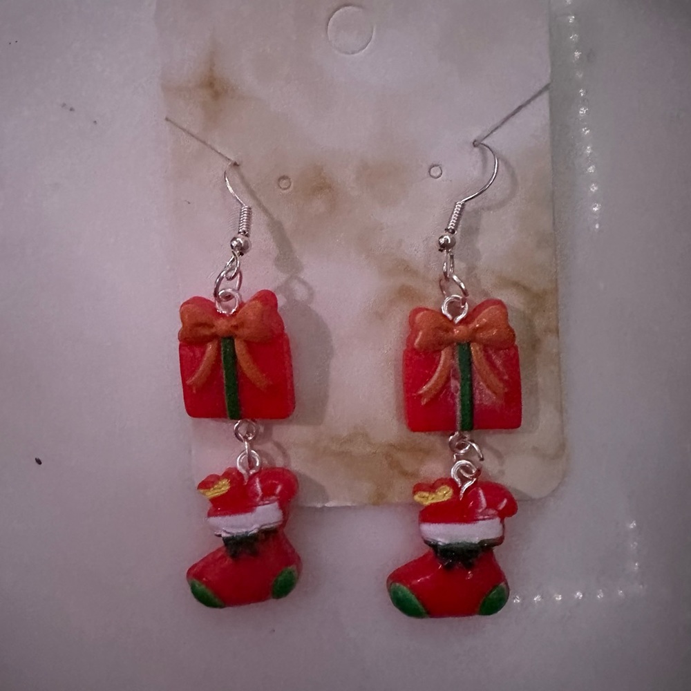 Adorable, Christmas present with the stocking dangled earrings (Handmade) - Picture 1 of 2